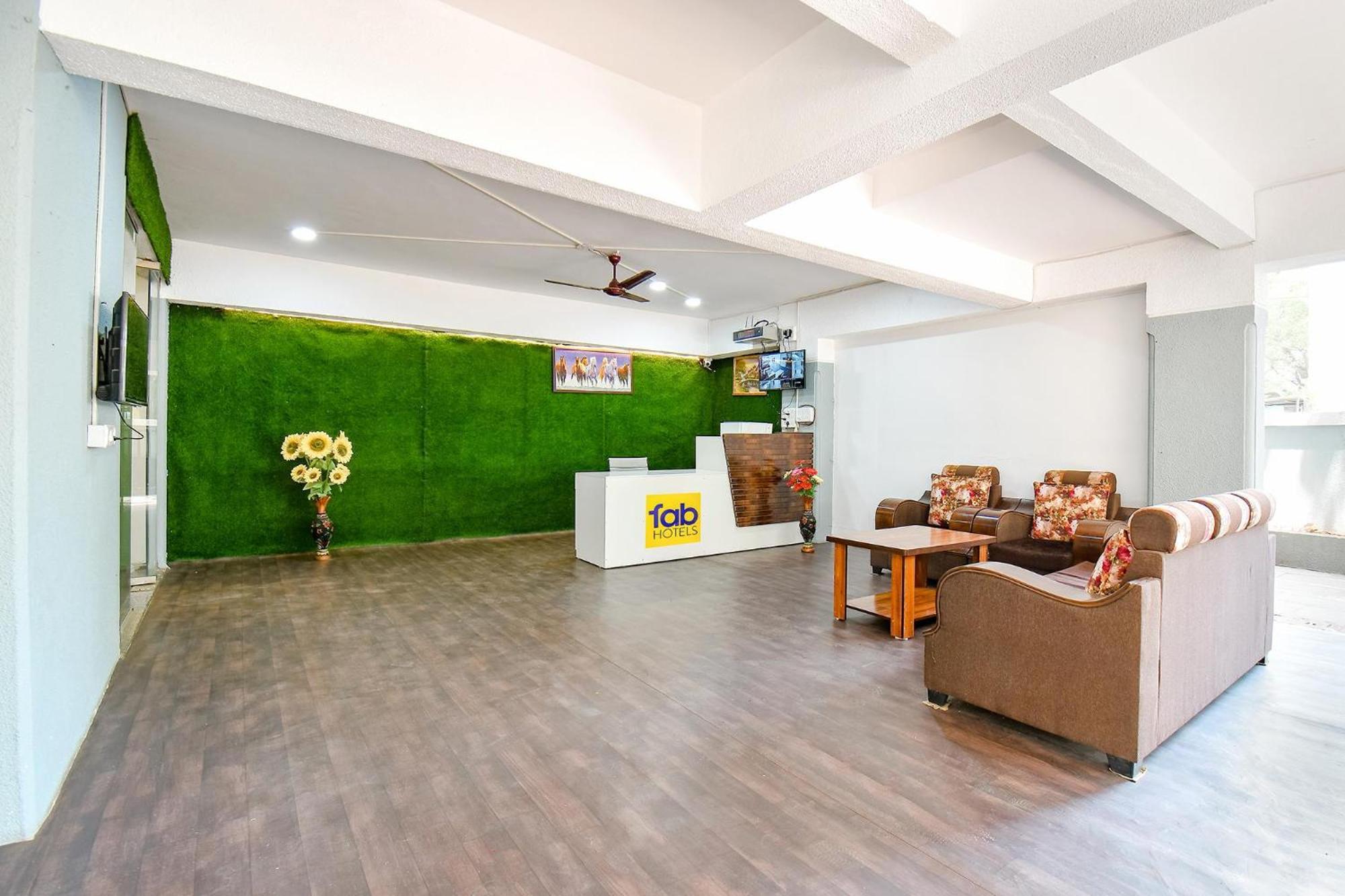 Fabhotel Skylight Studio Rooms - Nr Mcf Camp Pune Exterior foto